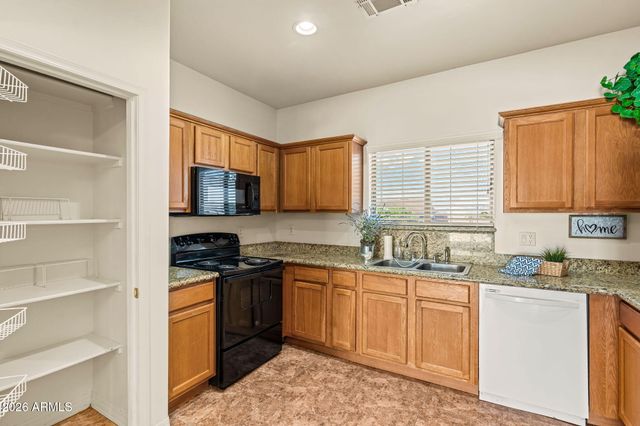 450 GUSKIN Road, Morristown, AZ 85342