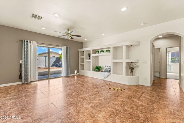 450 GUSKIN Road, Morristown, AZ 85342