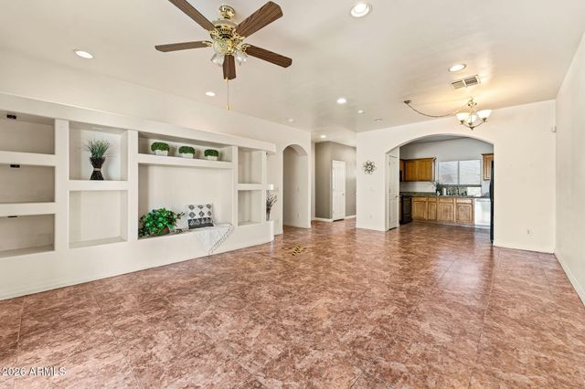 450 GUSKIN Road, Morristown, AZ 85342