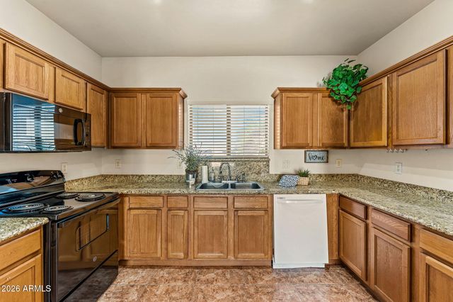450 GUSKIN Road, Morristown, AZ 85342