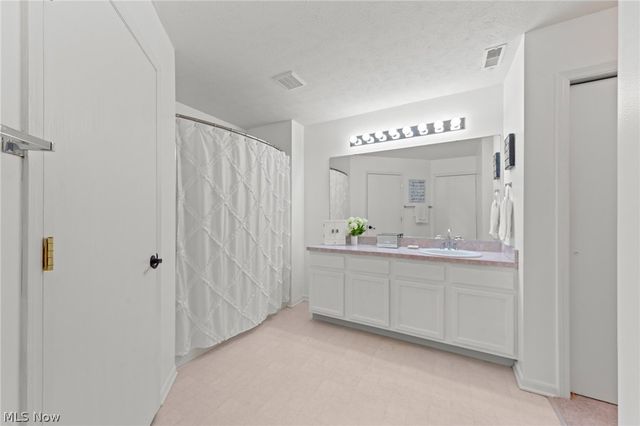 7314 Forest Cove Lane B, Northfield, OH 44067