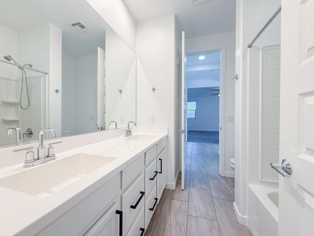 3811 S 64th Drive, Phoenix, AZ 85043