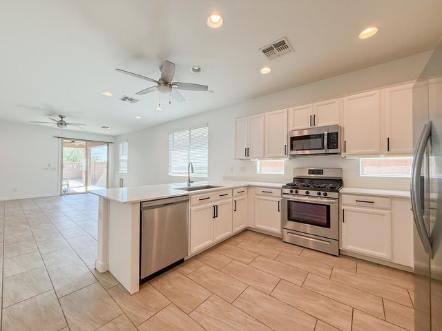 3811 S 64th Drive, Phoenix, AZ 85043