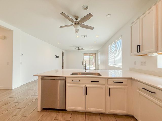 3811 S 64th Drive, Phoenix, AZ 85043