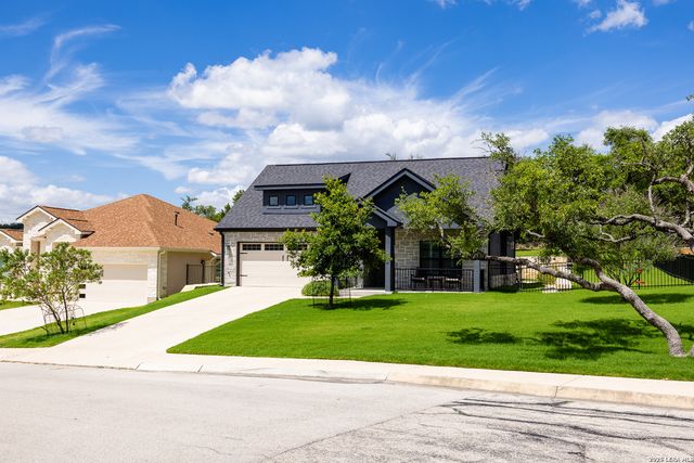 2018 Naples Lane, Kerrville, TX 78028