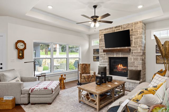 2018 Naples Lane, Kerrville, TX 78028