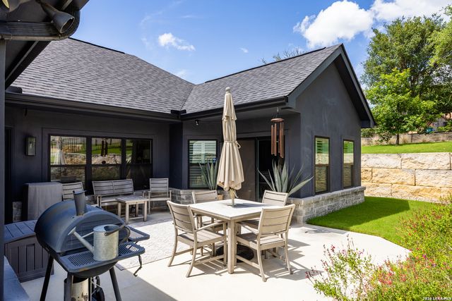 2018 Naples Lane, Kerrville, TX 78028