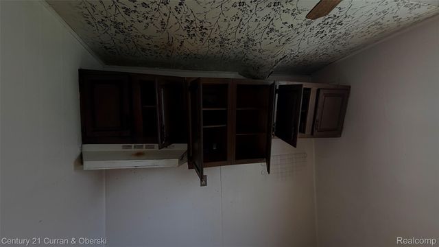 2951 S Edsel Street, Detroit, MI 48217