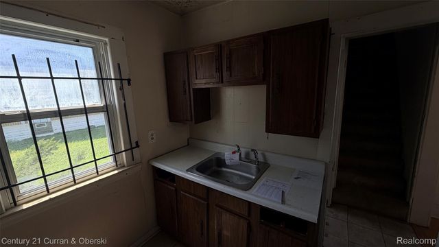2951 S Edsel Street, Detroit, MI 48217