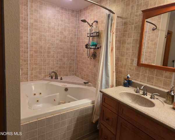 5328 Elaine Drive, Toledo, OH 43613