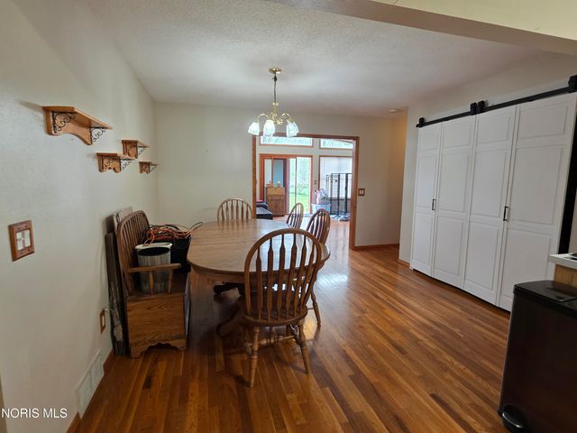 5328 Elaine Drive, Toledo, OH 43613