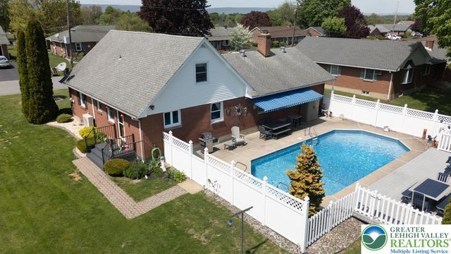 554 Mountain View Avenue, Bushkill Twp, PA 18064