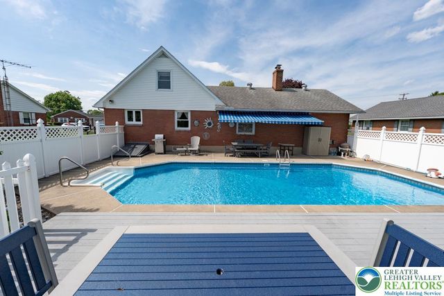 554 Mountain View Avenue, Bushkill Twp, PA 18064