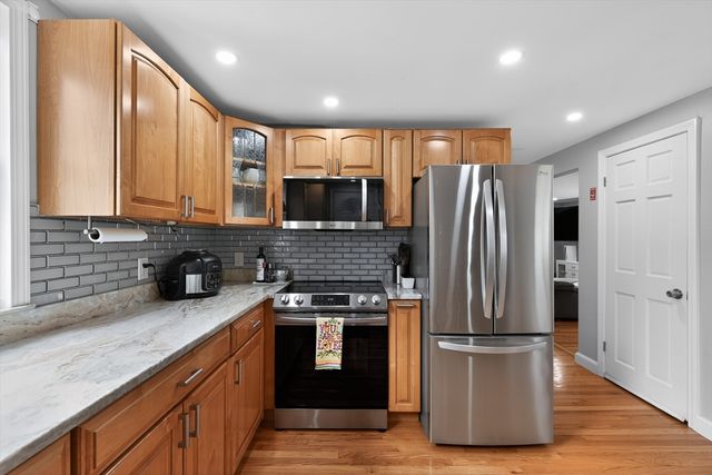 29 Elliott St, Danvers, MA 01923