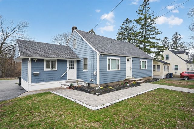 29 Elliott St, Danvers, MA 01923