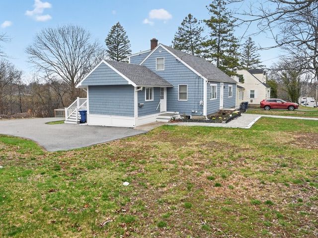 29 Elliott St, Danvers, MA 01923