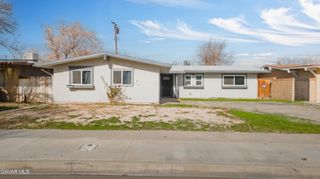 1041 W Avenue H2, Lancaster, CA 93534