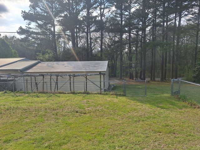 20 Gaston Dr, Leoma, TN 38468