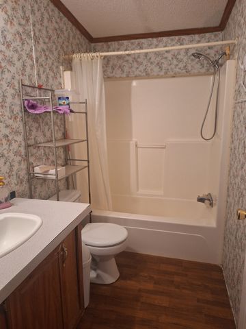 20 Gaston Dr, Leoma, TN 38468