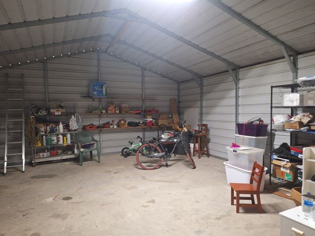 20 Gaston Dr, Leoma, TN 38468