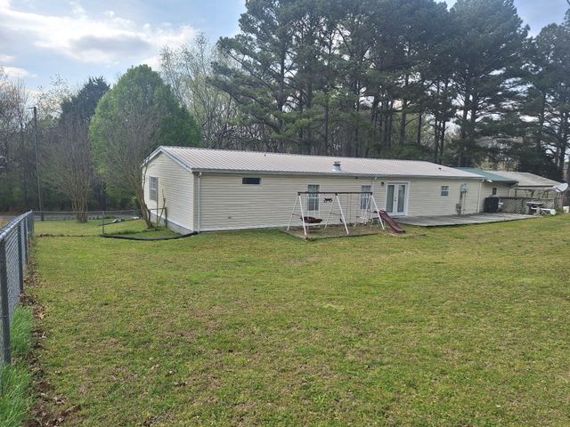 20 Gaston Dr, Leoma, TN 38468