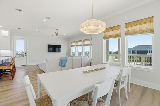 4010 Miramar Court, Galveston, TX 77554