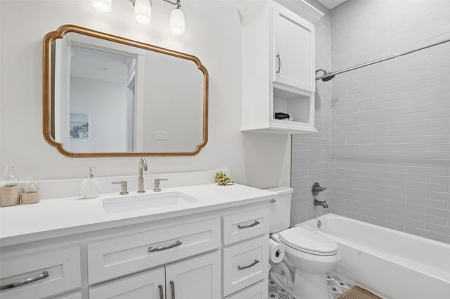 4010 Miramar Court, Galveston, TX 77554