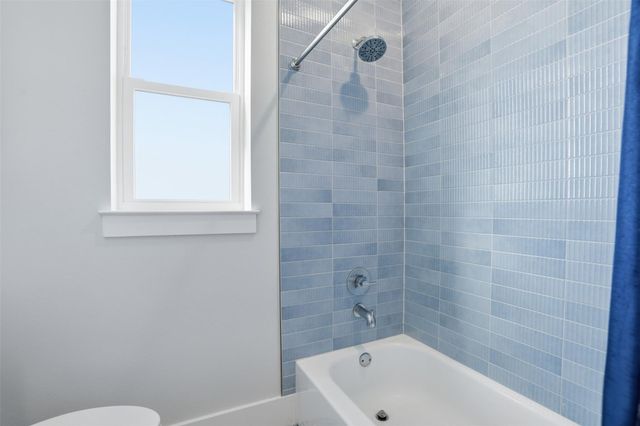 4010 Miramar Court, Galveston, TX 77554