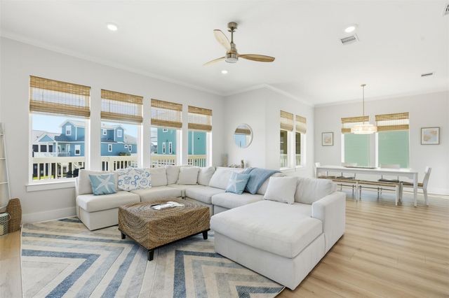 4010 Miramar Court, Galveston, TX 77554