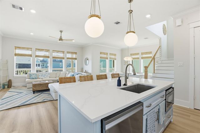 4010 Miramar Court, Galveston, TX 77554