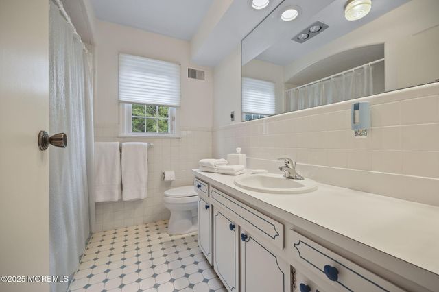 5 Woods Road, West Long Branch, NJ 07764
