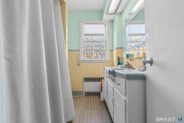 10 Staeth Road, East Hampton, CT 06424