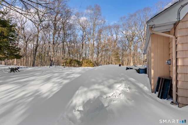 10 Staeth Road, East Hampton, CT 06424
