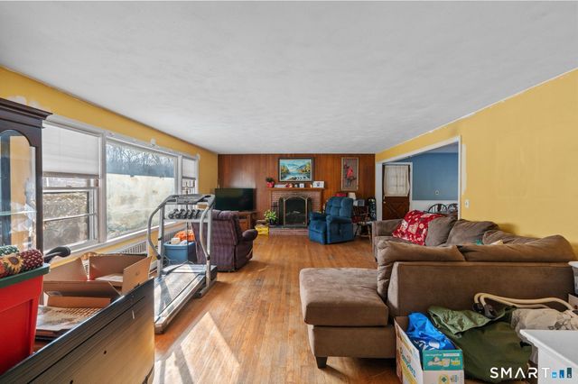 10 Staeth Road, East Hampton, CT 06424