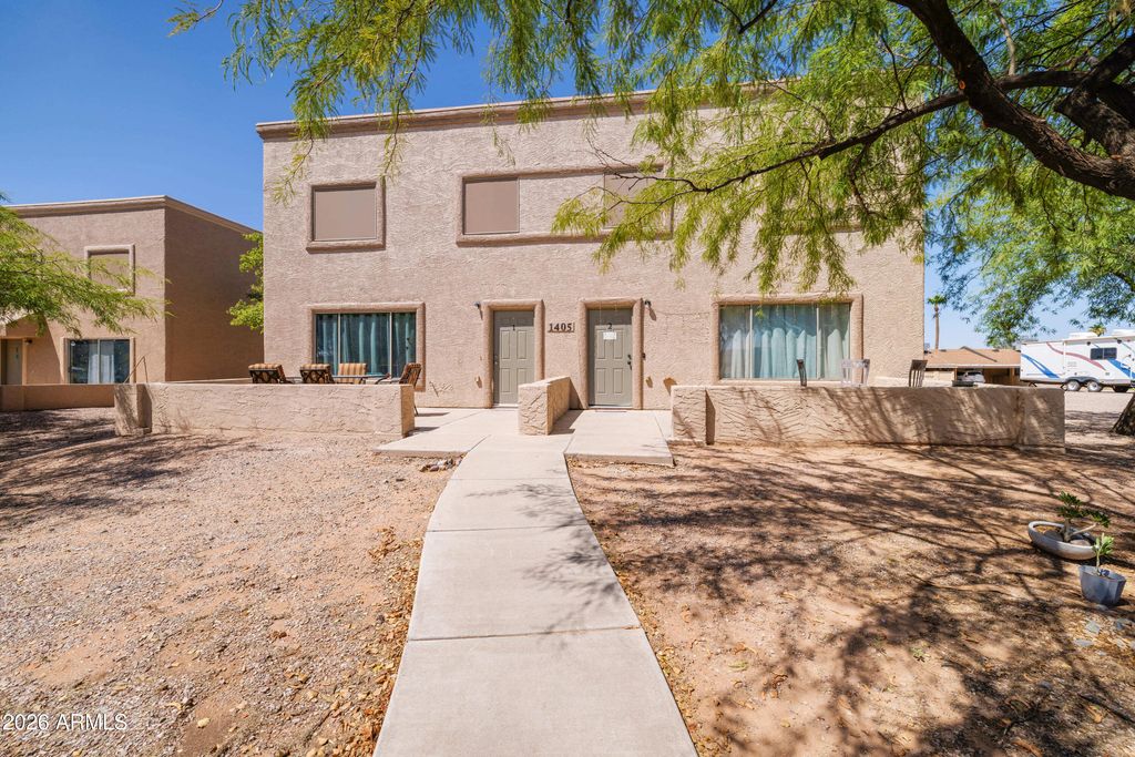 1407 N GILBERT Avenue, Casa Grande, AZ 85122 — photo 2