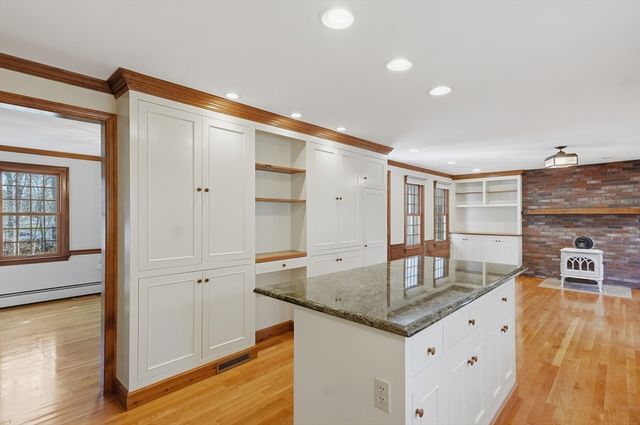 21 Greentree Lane, Newbury, MA 01922