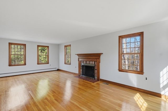 21 Greentree Lane, Newbury, MA 01922