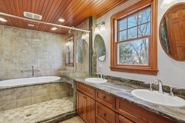 21 Greentree Lane, Newbury, MA 01922