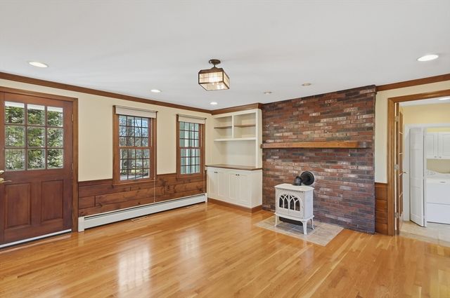 21 Greentree Lane, Newbury, MA 01922