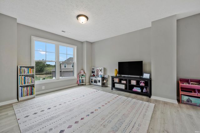 5082 Jackson Drive, Newburgh, IN 47630