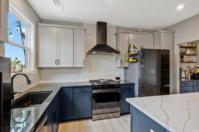 5082 Jackson Drive, Newburgh, IN 47630
