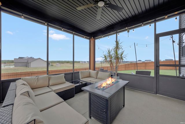 5082 Jackson Drive, Newburgh, IN 47630