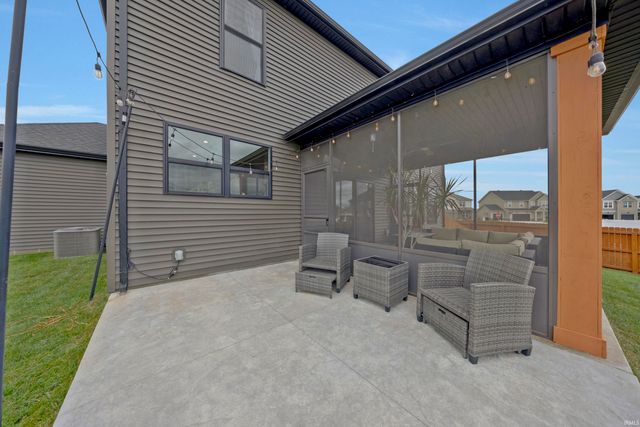 5082 Jackson Drive, Newburgh, IN 47630