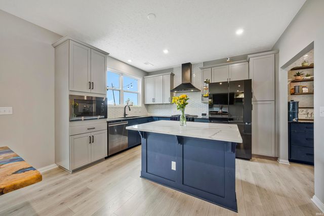 5082 Jackson Drive, Newburgh, IN 47630