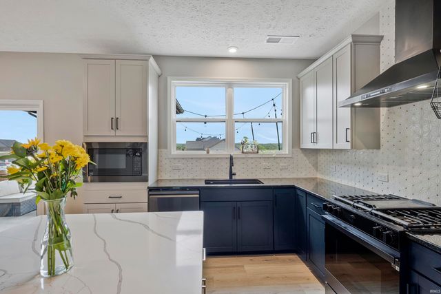 5082 Jackson Drive, Newburgh, IN 47630