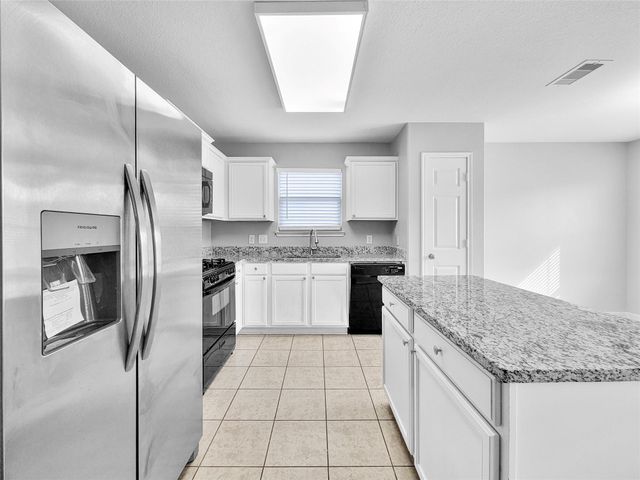 930 Paradise Road, Baytown, TX 77521