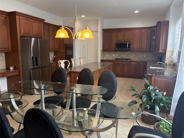 404 Aria DR, Austin, TX 78738