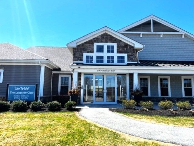 4 Peters Farm Way 206, Westborough, MA 01581