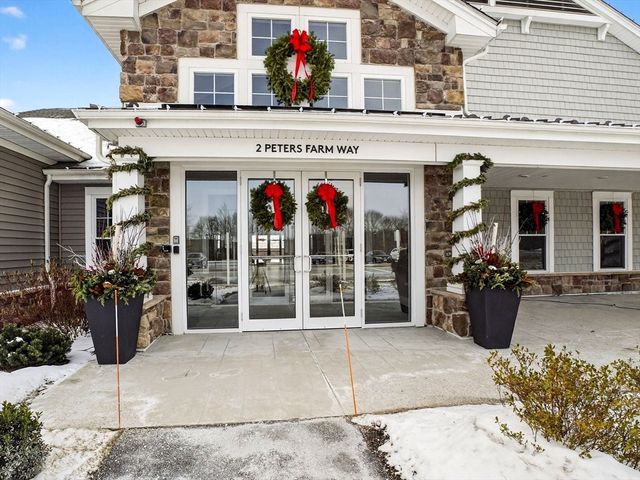 4 Peters Farm Way 206, Westborough, MA 01581