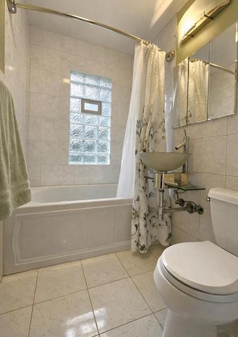 850 E Ellsworth LANE, Bayside, WI 53217